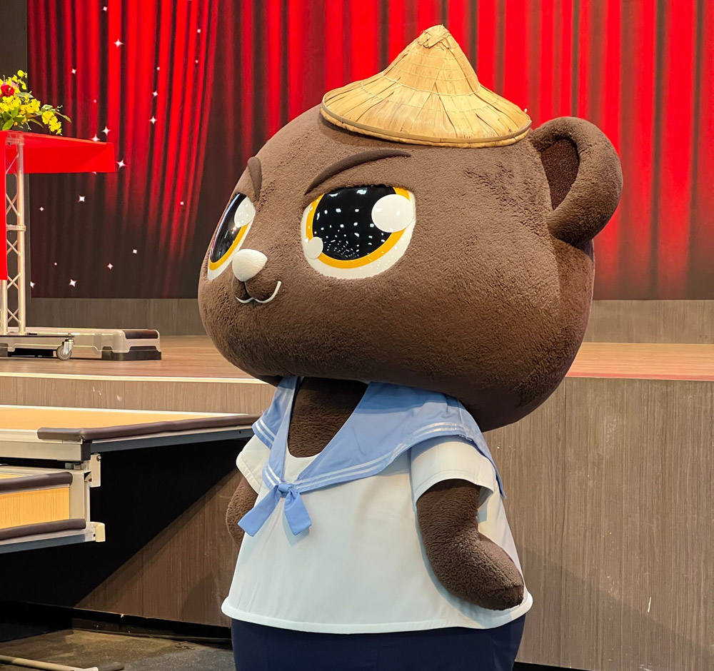 熊平安化身一日農夫