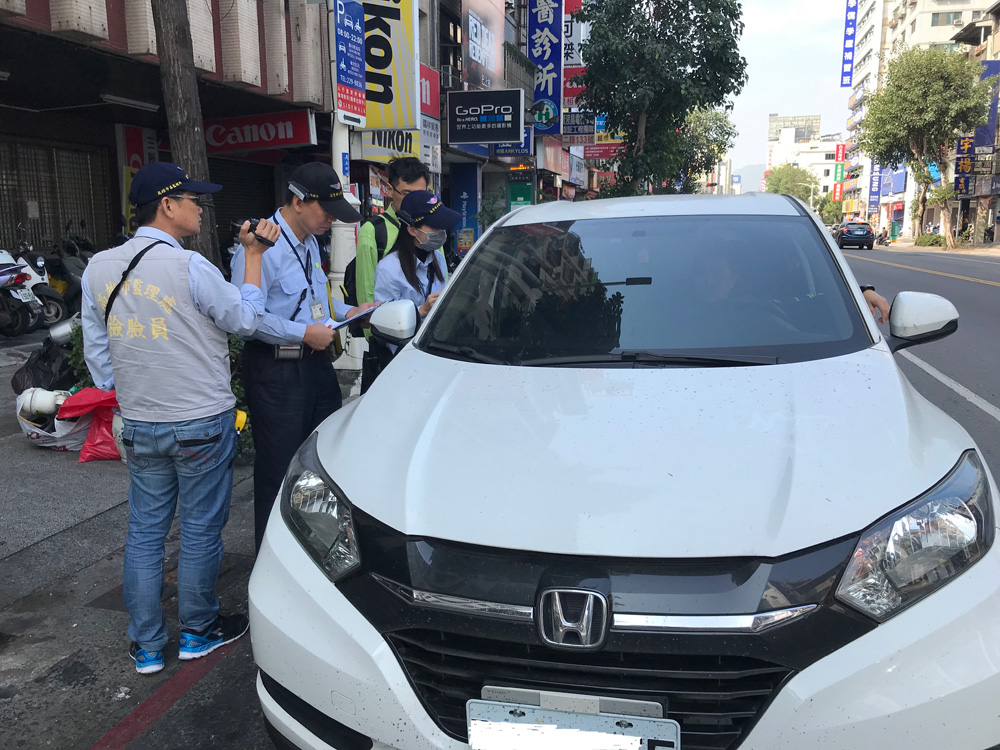 高雄市區監理所稽查照片
