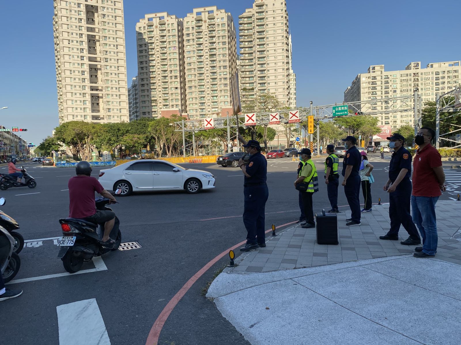 透過結合地方民力上街宣導，保障市民行車安全，有效降低該處交通事故發生