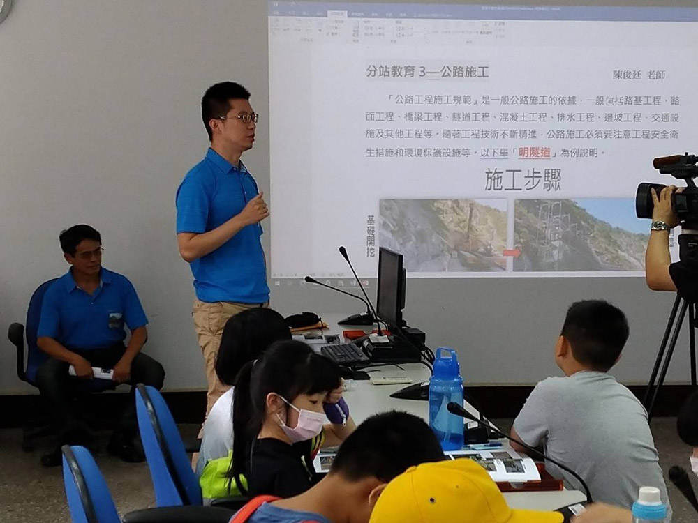 闡述公路選線闢路之艱辛