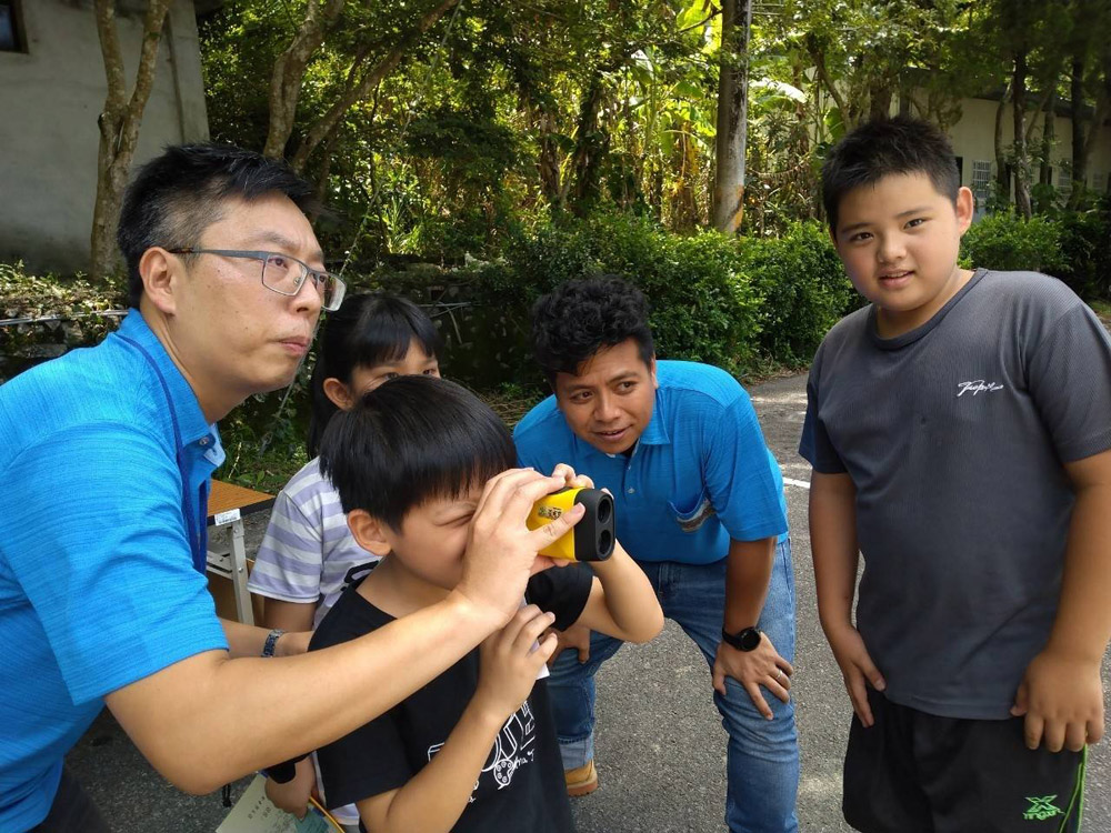 小小學生開心動手體驗