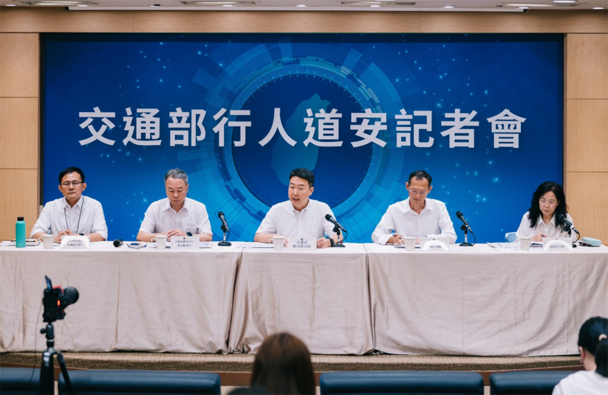 交通部陳世凱部長主持道安記者會